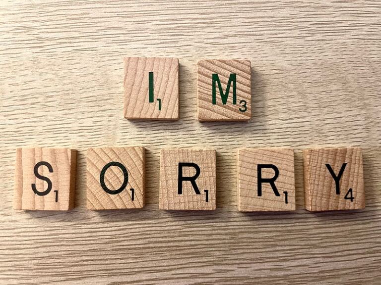 Unveiling the Deceptive Apologies of Narcissists: Understanding the Hidden Motives understanding the reasons behind your narcissist ex unblocking you