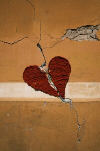 Can you Heal without Going ‘No’ Contact’ after Being in an Abusive Relationship? emotionally neutral: liberating yourself from the grip of toxic relationships